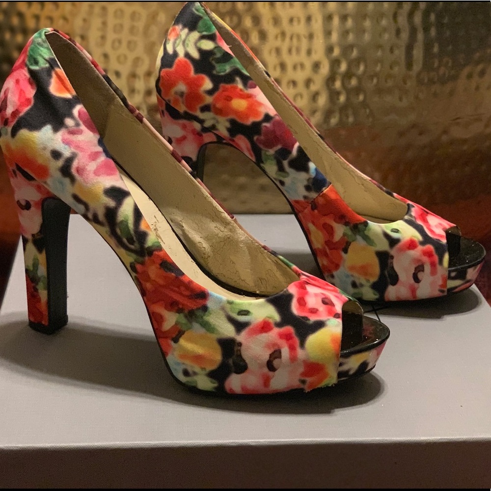 Nine West floral platform peep toe